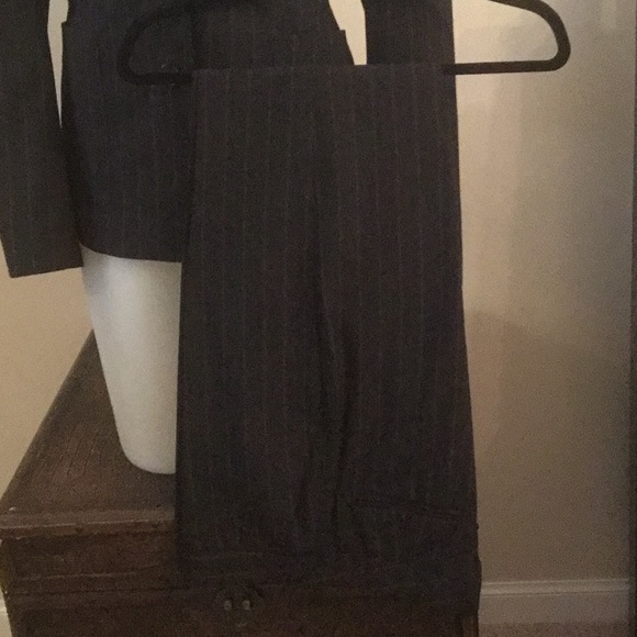 Like new Anne Klein Suit. Sz 6 - Picture 6 of 7